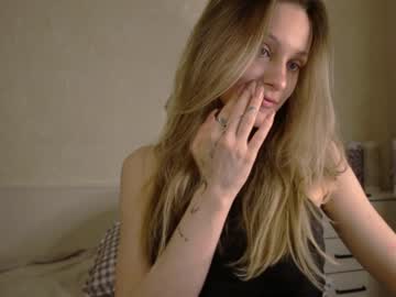 webcam girl fflloowweerr live cam image #8453189