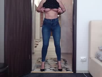webcam girl carmela_fox live cam image #5440490