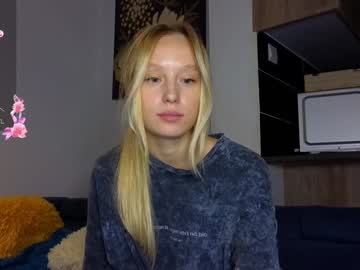 webcam girl white_lime live cam image #9894651
