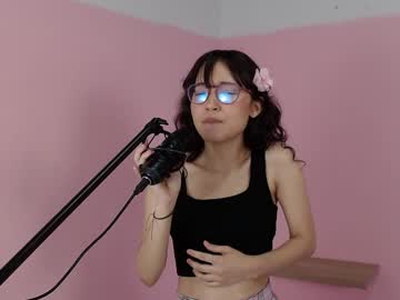 webcam girl little_effy18 live cam image #1228327