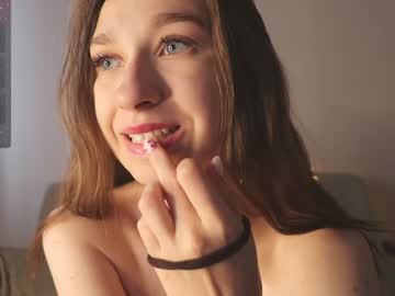 webcam girl alisaa_01 live cam image #10292289