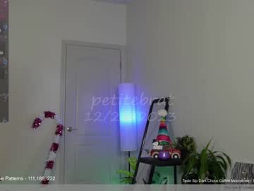 webcam girl petitebrat live cam image #8013111