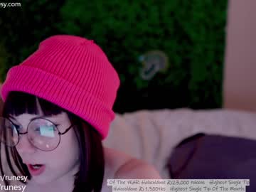 webcam girl runesy live cam image #6802635