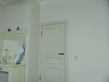 webcam girl eleonora_linn live cam image #3684803