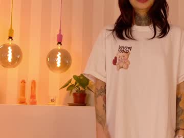 webcam girl breeding_material live cam image #11236508