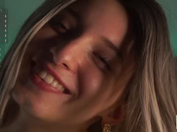 webcam girl checkmypeach live cam image #10563722