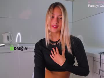 webcam girl crazzy_cherry live cam image #7140824
