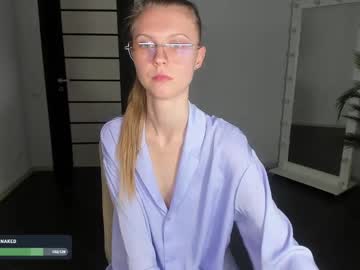 webcam girl phoebepaw live cam image #12660829