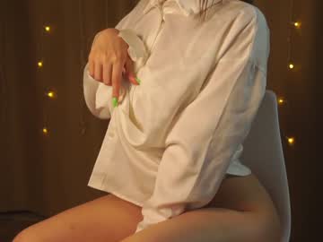 webcam girl helenmoors live cam image #5835234