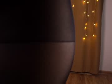 webcam girl helenmoors live cam image #5892421