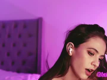webcam girl gia_baker live cam image #43314