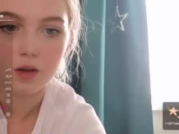 webcam girl small_blondee live cam image #7178145
