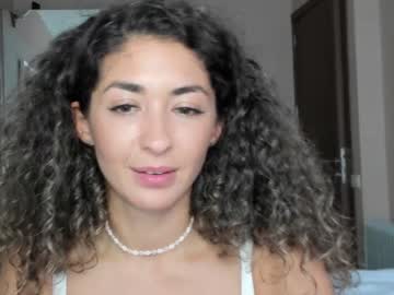 webcam girl tinayoudream live cam image #2193040