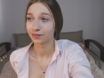 webcam girl alisaa_01 live cam image #10400830