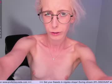 webcam girl girl_i_am live cam image #3237186