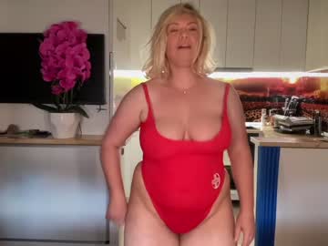 webcam girl kiradivine live cam image #9167394