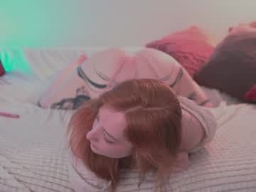 webcam girl iara_mi live cam image #10989361