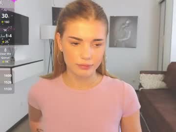 webcam girl adrianawow1 live cam image #12290092