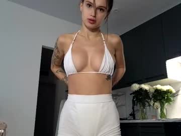 webcam girl tootightwithbra live cam image #12667669