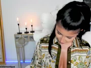webcam girl moniqueeass live cam image #9198827