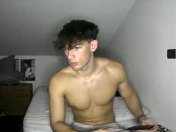 webcam man giovyyx live cam image #13015731