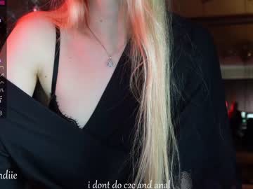 webcam girl bestblondiiecb live cam image #5350432