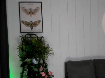 webcam girl little_anitta live cam image #12184523