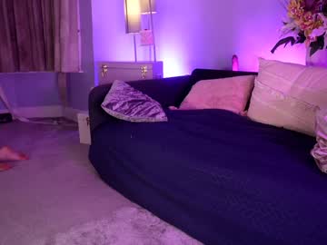 webcam girl littlee33 live cam image #10620096