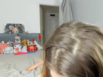 webcam girl jenie_fire live cam image #11748821