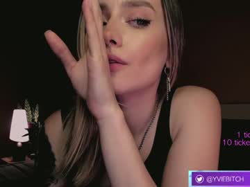 webcam girl _yvie_ live cam image #4794493