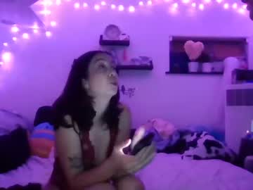 webcam girl cherrychapsticc live cam image #8095914