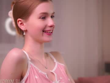 webcam girl brave_journey live cam image #12249034