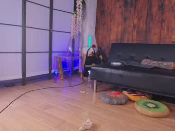 webcam girl mollyflwers live cam image #12091135