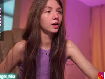 webcam girl angels_kiss live cam image #6881892