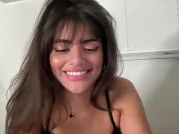 webcam girl poutyselena live cam image #10844378
