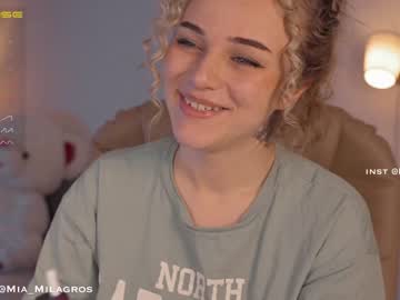 webcam girl mia_milagros live cam image #4542881