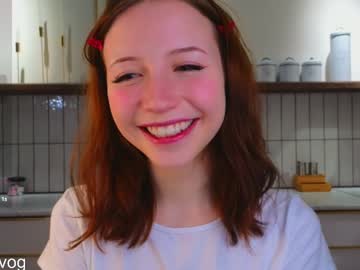 webcam girl delorathecookie live cam image #11723763