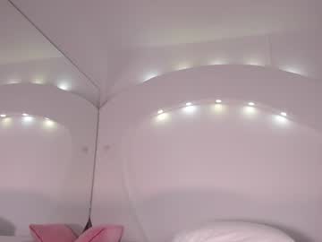 webcam girl emilylittle live cam image #12020693