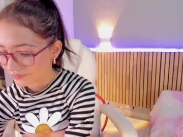 webcam girl little_effy18 live cam image #8860206