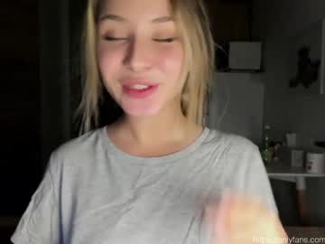 webcam girl sun_shine_baby live cam image #3525301