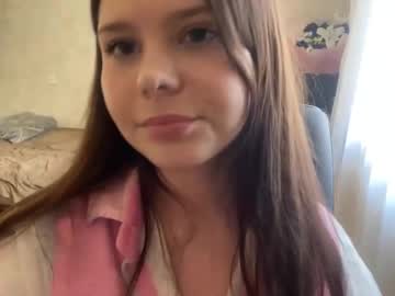 webcam girl kitty_shy89 live cam image #12747657