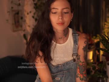 webcam girl effylowell_ live cam image #6647760