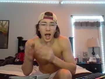 webcam man sticky_soc live cam image #8583359