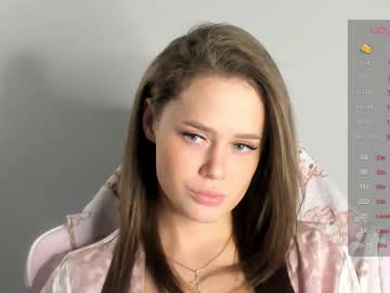 webcam girl brittcubitt live cam image #8800339