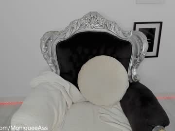 webcam girl moniqueeass live cam image #6275631
