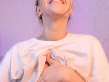 webcam girl lesi_moonie live cam image #9696702
