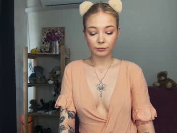 webcam girl cutie_moon live cam image #2255040