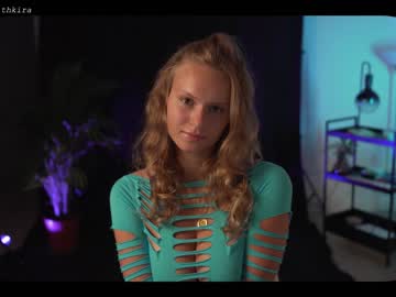 webcam girl chillwithkira live cam image #3161656