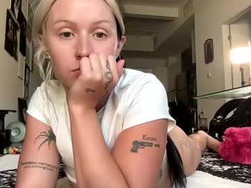 webcam girl charlybarbie live cam image #10216018