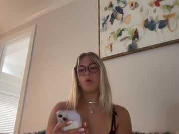 webcam girl lovecayaxo live cam image #8797069